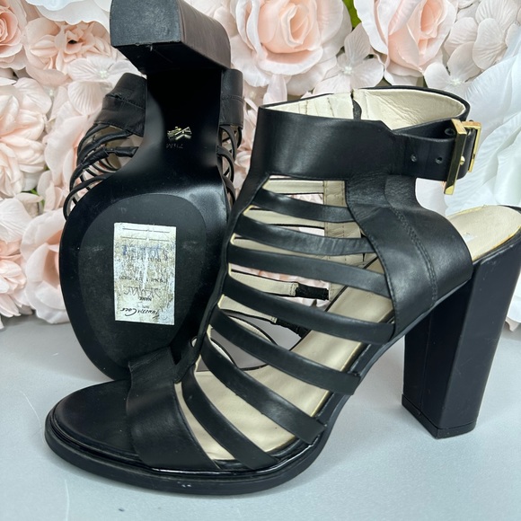 Kenneth Cole - Picture 4 of 6